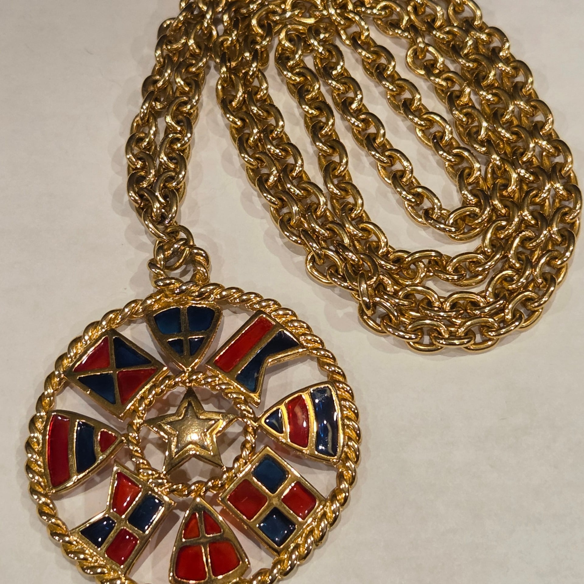 Vintage Rare Trifari Patriotic Red Blue Stained Glass Gold Tone Pendant Necklace 80$